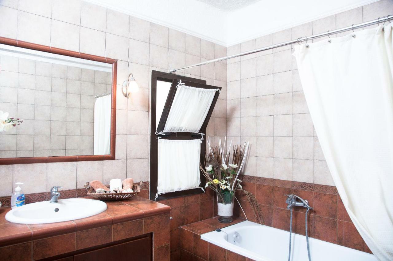 Elani Beautiful Villa シビリ エクステリア 写真